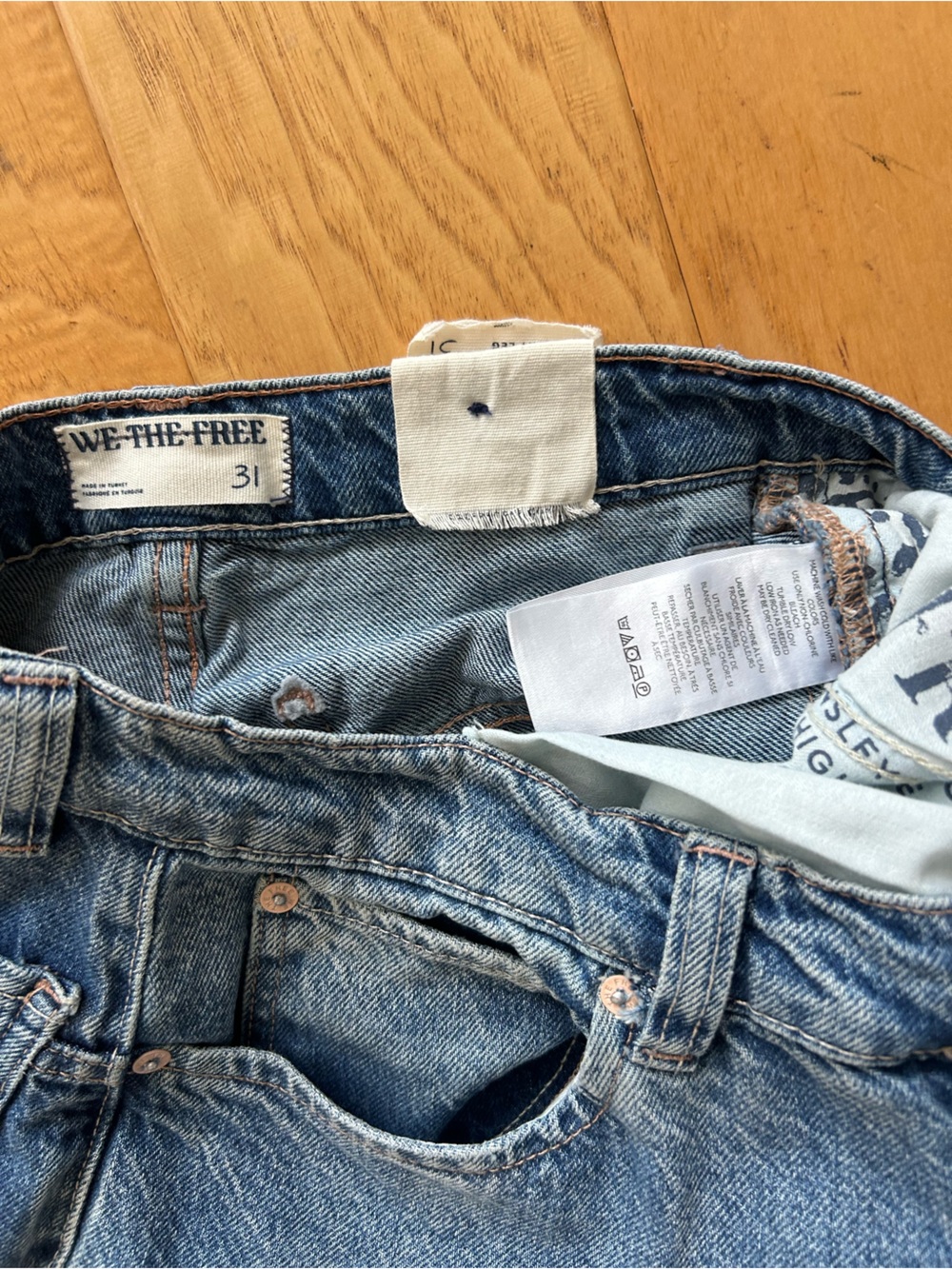 We The Free 31 NWT Tinsley Baggy Denim Blue Jeans High Rise Relaxed Straight - Picture 5 of 7